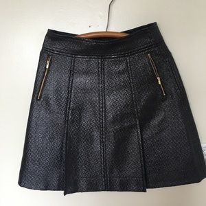 Banana Republic Textured Faux Leather Skirt Size 6